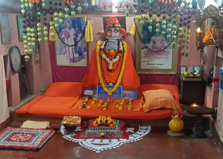 Gamhariya : विजय तरण आश्रम के संस्थापक राम बाबा के महानिर्वाण महोत्सव पर होंगे धार्मिक अनुष्ठान