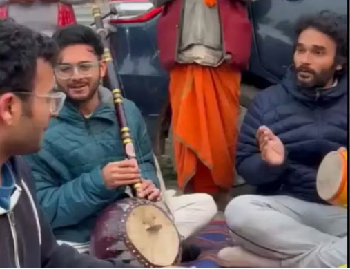 Mahakumbh : पीएम मोदी के भतीजे सचिन मोदी का महाकुंभ में भजन गाने का वायरल विडियो चर्चा में