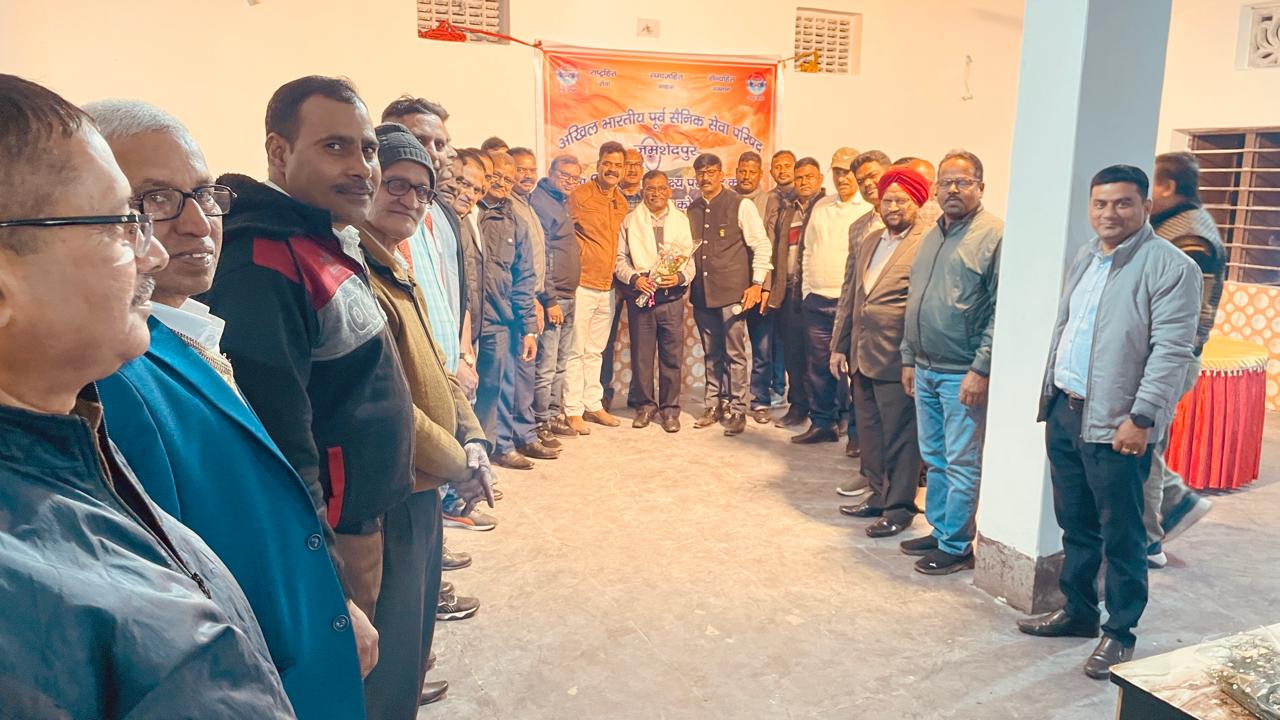 jamshedpur : अखिल भारतीय पूर्व सैनिक सेवा परिषद ने धूमधाम से मनाया थल सेना दिवस