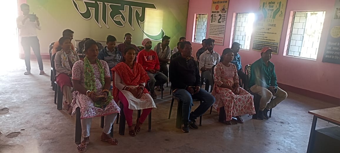 Chaibasa: अफीम की अवैध खेती की रोकथाम के लिए जागरूकता बैठक संपन्न