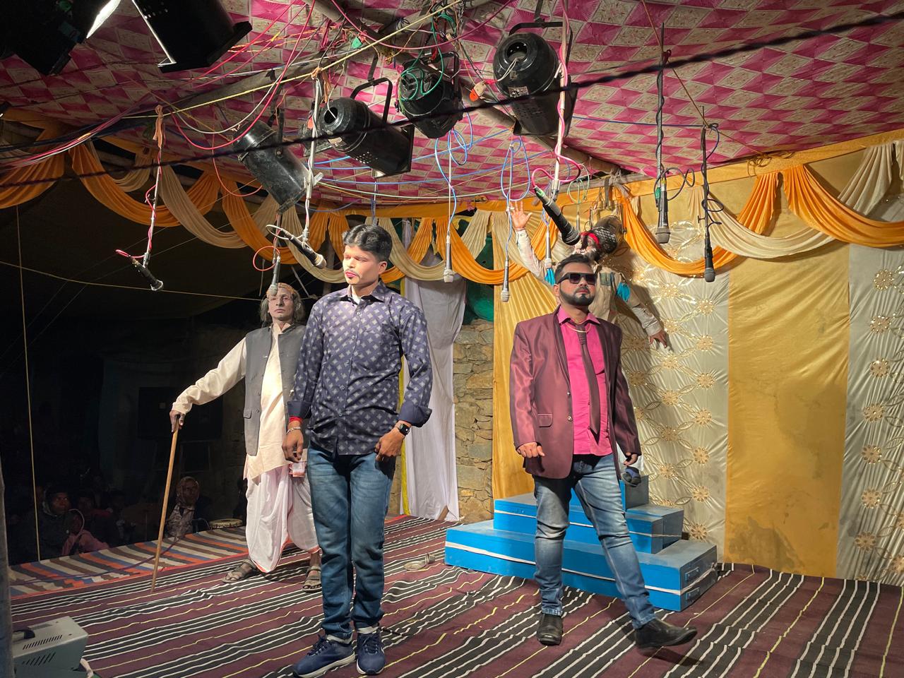 Potka: बुरुडीह में बंगला नाटक “मां के रेखेछी मायने करें वोऊ के रेखेछी पाये धरे” का किया गया मंचन