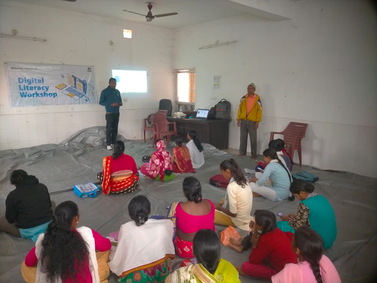 Patamada : पटमदा व बोड़ाम में टाटा स्टील फाउंडेशन ने चलाया डिजिटल प्रशिक्षण