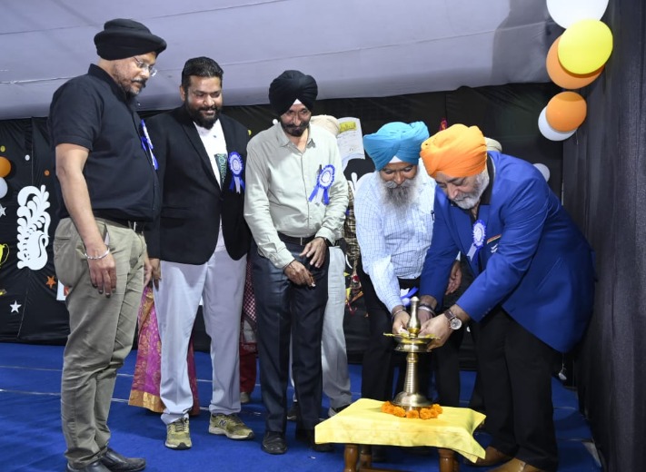 Jamshedpur: वार्षिक समारोह में मॉडर्न इंग्लिश स्कूल के विद्यार्थियों ने बिखेरी प्रतिभा की चमक