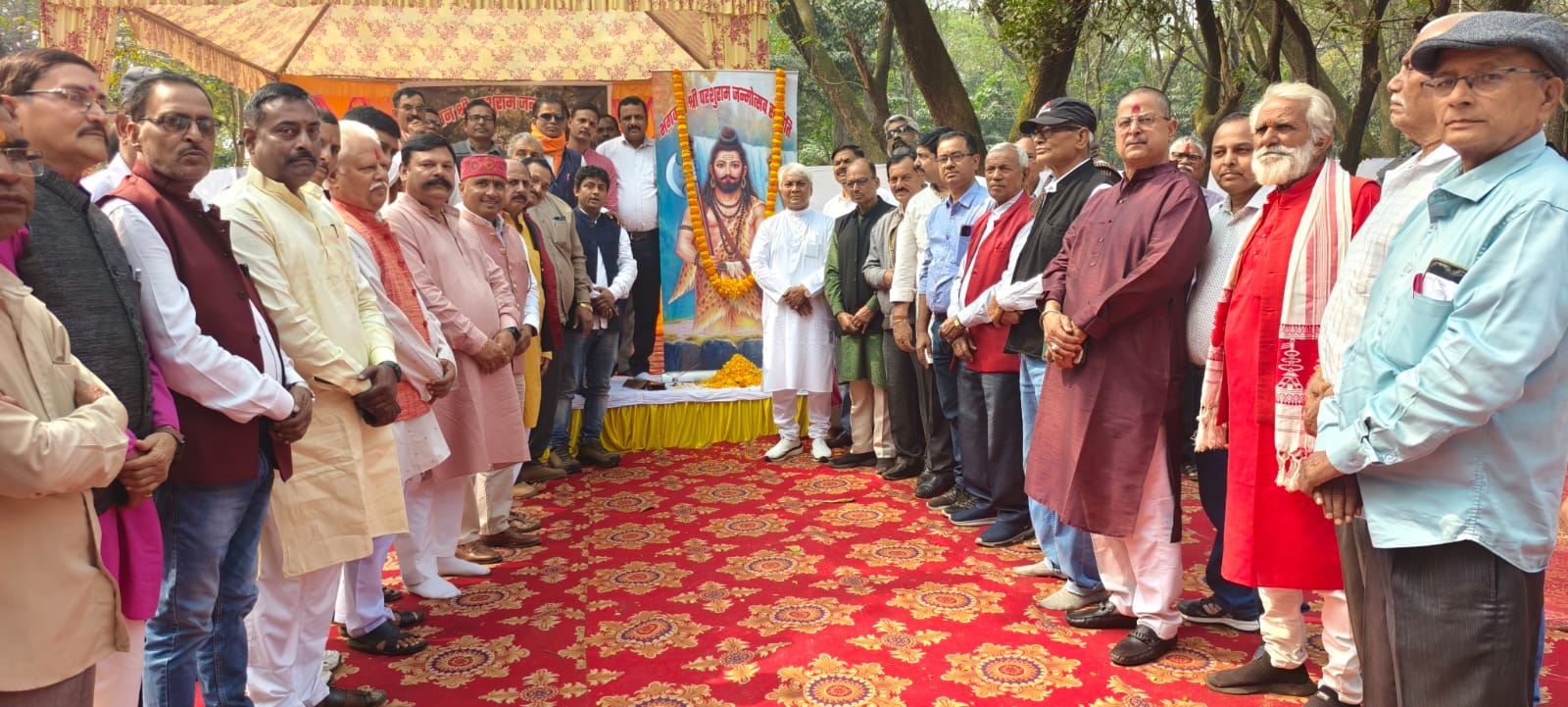 Jamshedpur : भगवान श्री परशुराम जन्मोत्सव समिति का वनभोज आयोजित