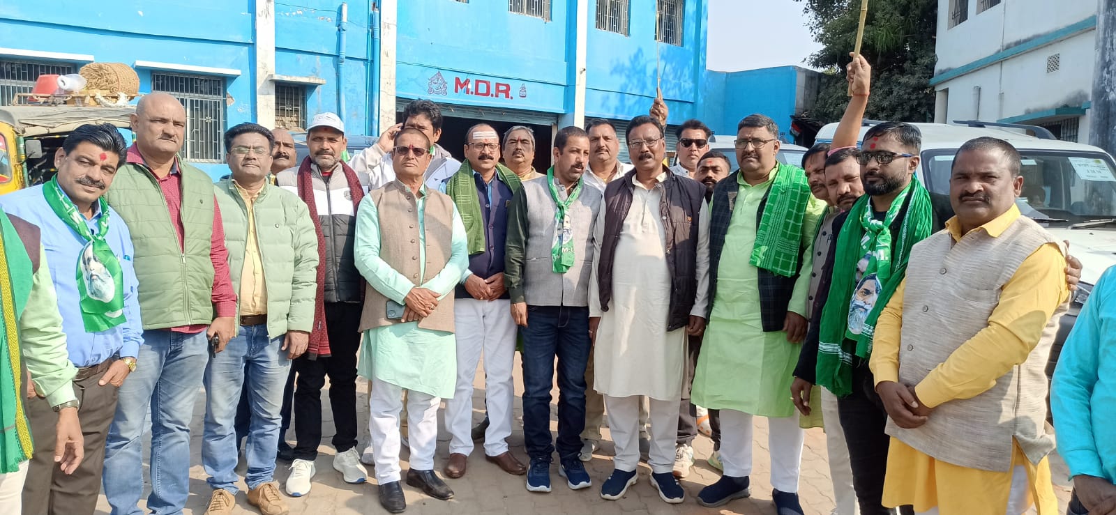 Deoghar: झामुमो के 46वें स्थापना दिवस में भाग लेने के लिए हजारों कार्यकर्ता – नेता दुमका रवाना