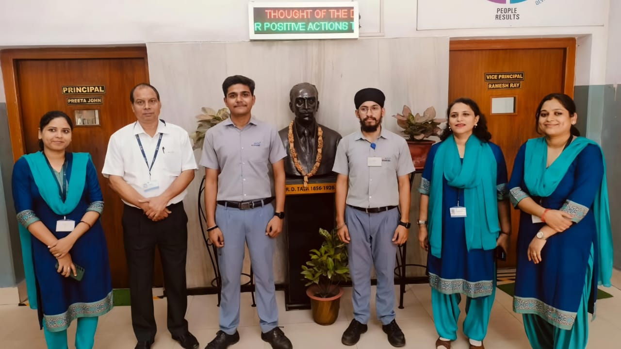 Jamshedpur : एनटीटीएफ के दो छात्रों को 12 लाख के पैकेज पर किया गया लॉक