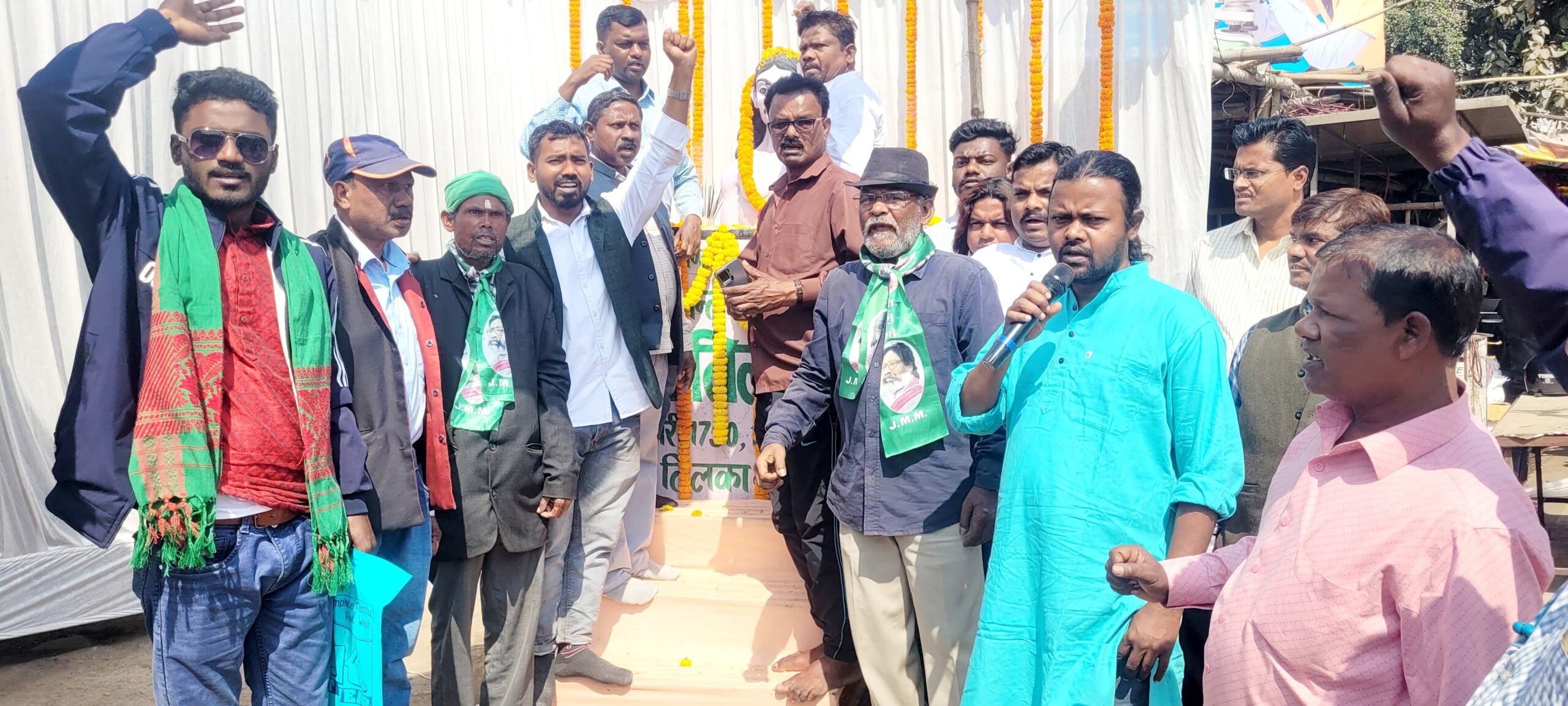 Jamshedpur : डिमना में वीर शहीद बाबा तिलका माझी की 275वां जन्मदिन समारोह मनाया गया