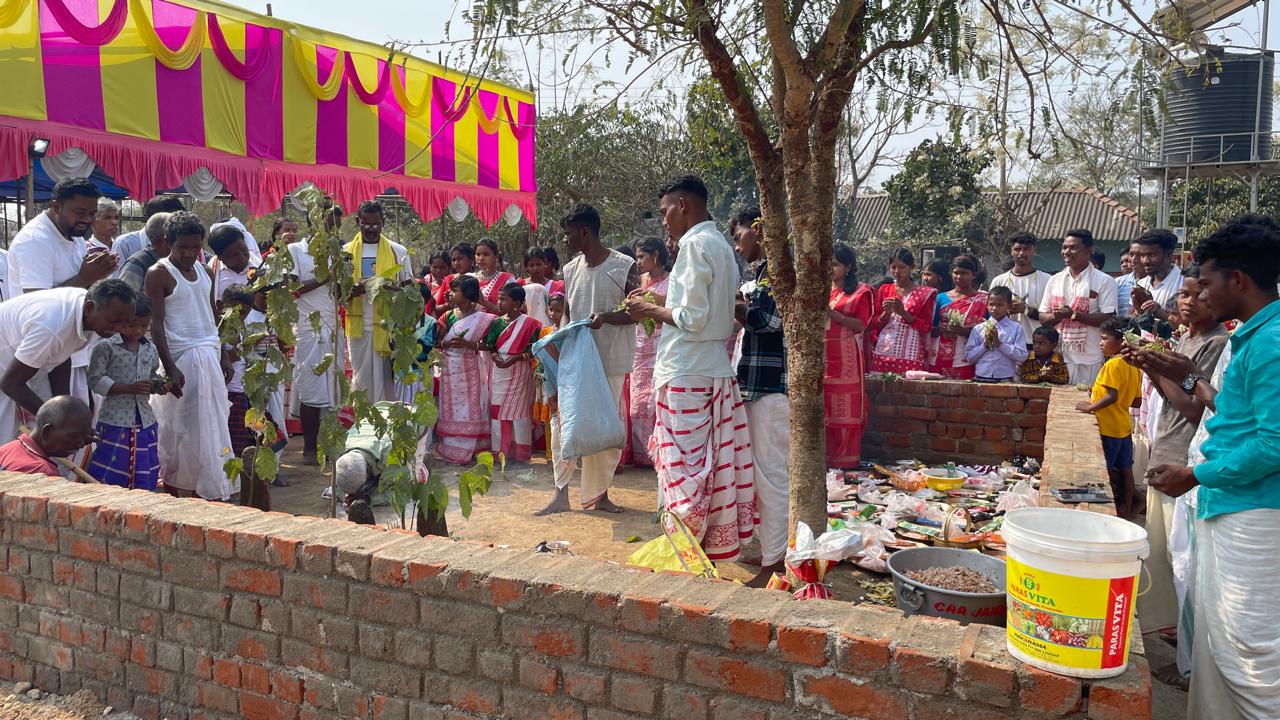 Chakulia : चाकुलिया के जामबनी में धूमधाम से हुई बिदू चादान पूजा, आयोजित होंगे कई कार्यक्रम