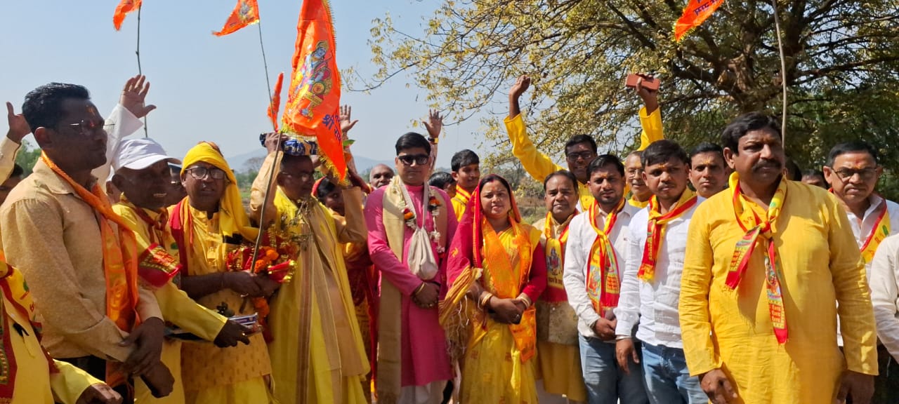 Potka : महुलडीहा में कलश यात्रा के साथ सात दिवसीय भागवत कथा का शुभारंभ