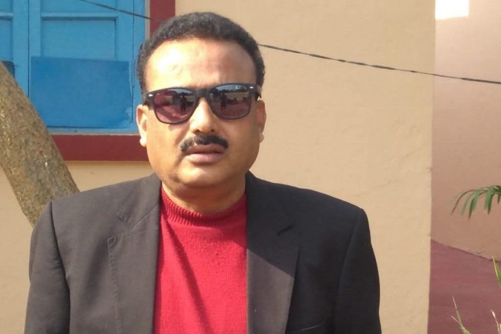 Dhanbad : कोयला नगर पोस्ट ऑफिस के पोस्टमास्टर प्रभात रंजन को रिश्वत लेते हुए सीबीआई की टीम ने किया गिरफ्तार