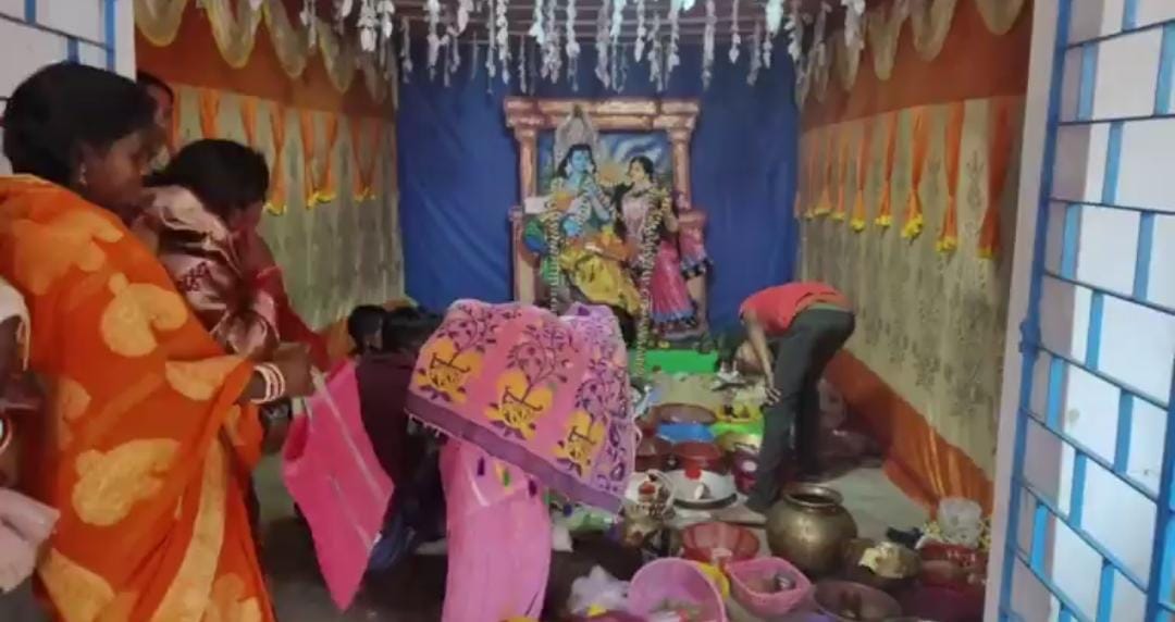 बहरागोड़ा : सोनाकोड़ा गांव में मदन मोहन की पूजा की गई