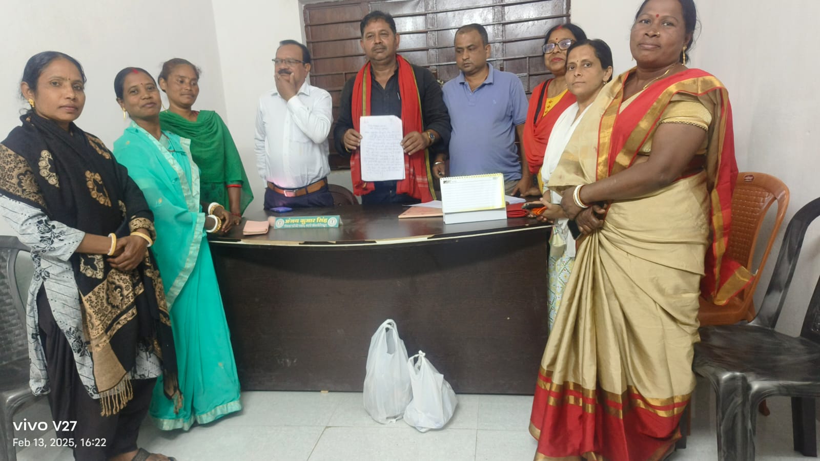 Jamshedpur : वीरकुंवर सिंह स्टेडियम को खेल का मैदान बनाने के लिए मुखिया व पंचायत समिति ने दी सहमती