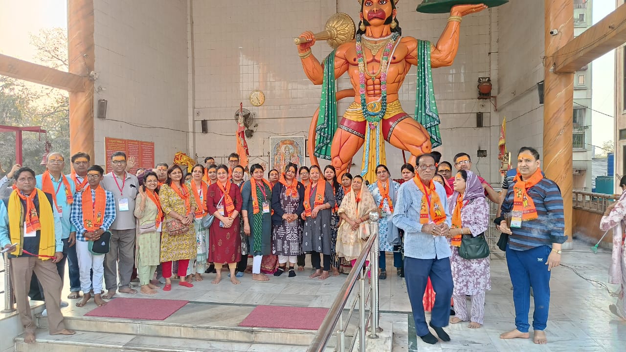 Jamshedpur : श्याम भक्तों की टोली कुंभ के लिए रवाना