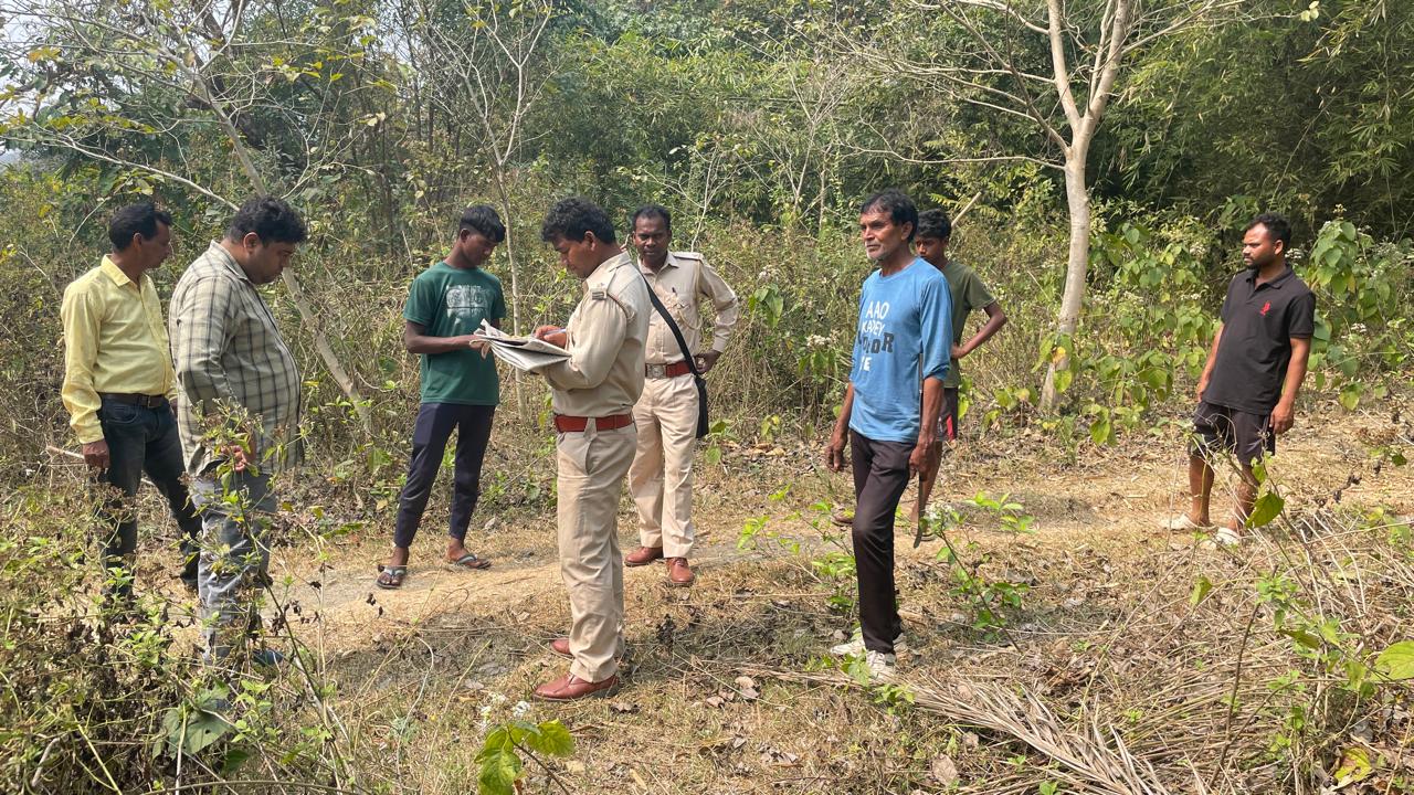 Chakulia : खड़गबेड़ा में स्वर्णरेखा नदी के किनारे पहुंचा तेंदुआ