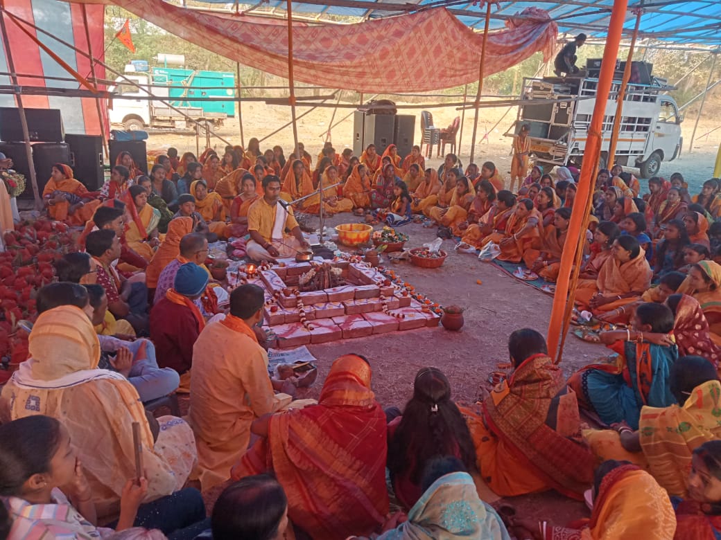 Potka : पूर्णाहुति के साथ भागवत कथा के कलश का हुआ विसर्जन