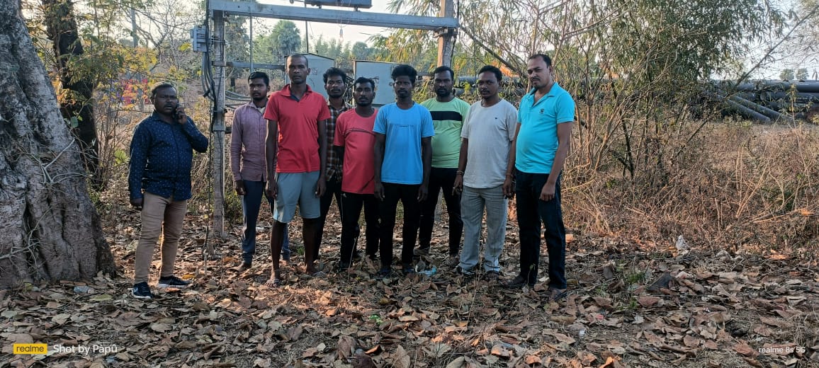 Baharagora : भूतिया गांव में नया ट्रांसफार्मर लगाया गया