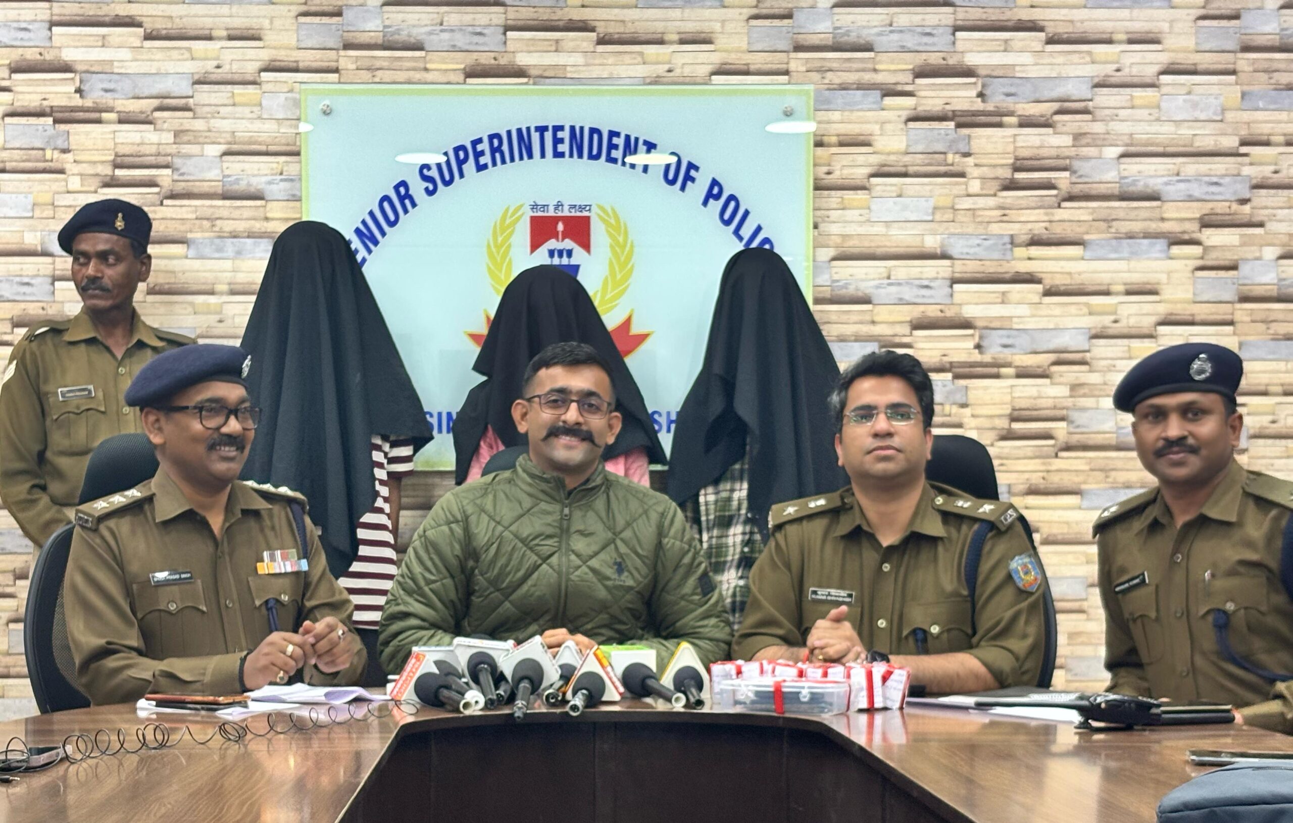 Jamshedpur : मानगो में 30 पुड़िया ब्राउन शुगर के साथ तीन गिरफ्तार