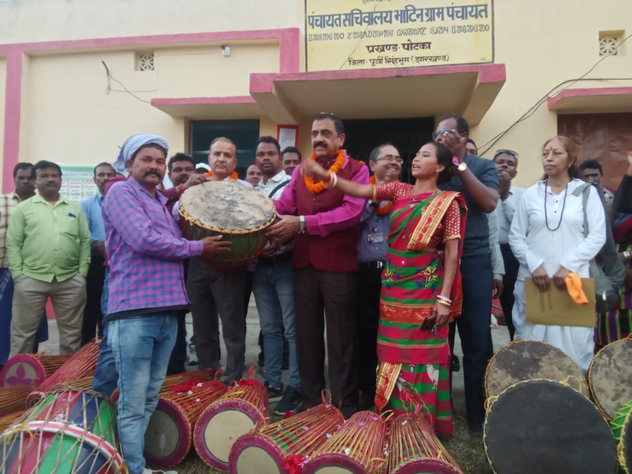 Jadugra : यूसिल सीएसआर के स्वतंत्र निदेशक प्रभात कुमार पांडा ने जादूगोड़ा का किया दौरा