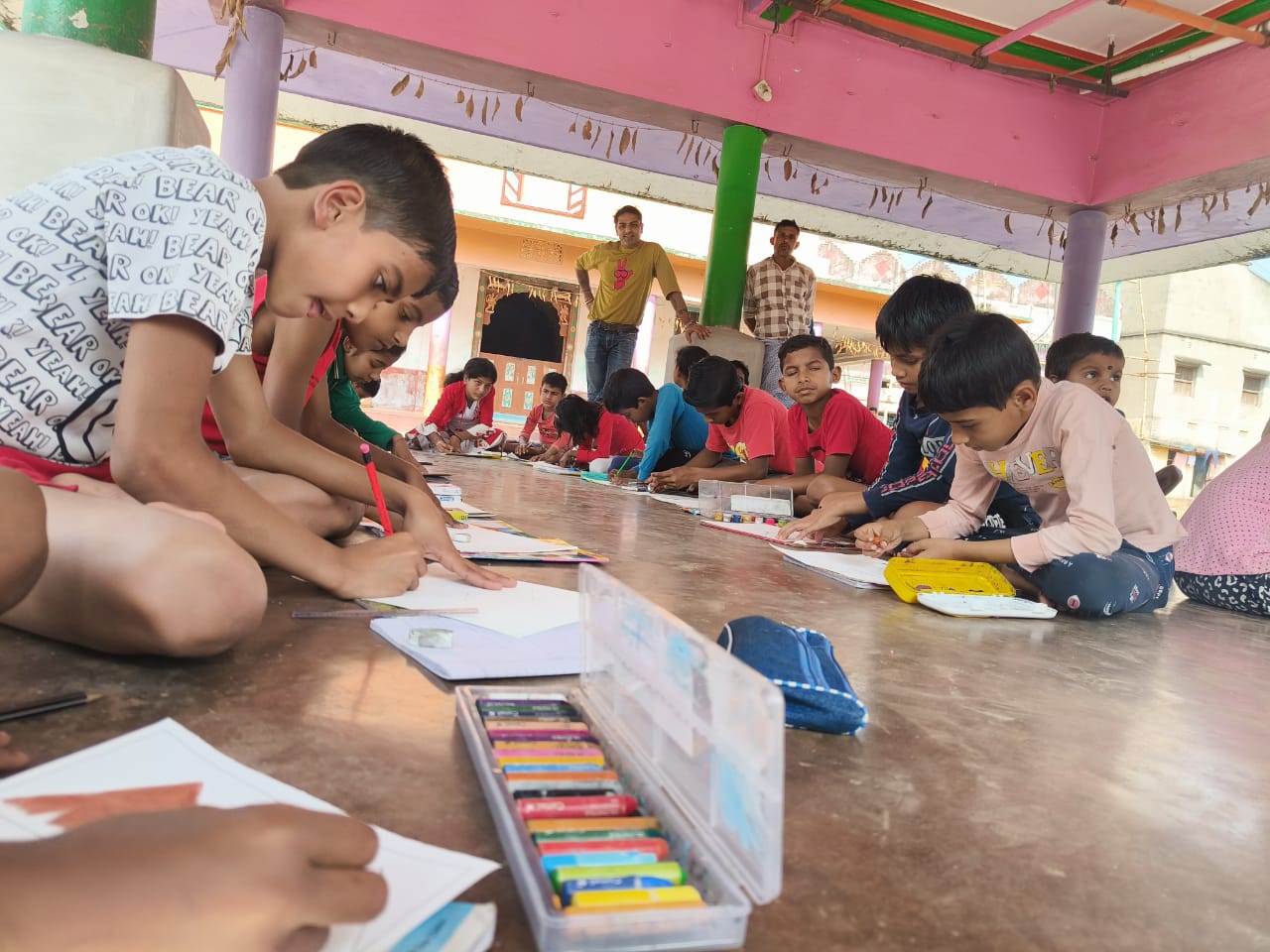 Patamda: स्कूली बच्चों ने चित्रांकन प्रतियोगिता में दिखाई अपनी कला की अनूठी छाप