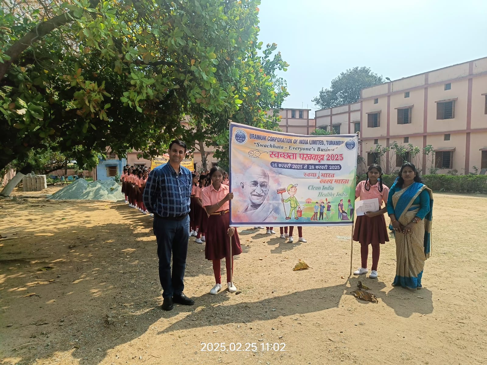 Jadugora : भारत सेवाश्रम आवासीय बालिका विद्यालय की छात्राओं ने स्वच्छता रैली निकाली