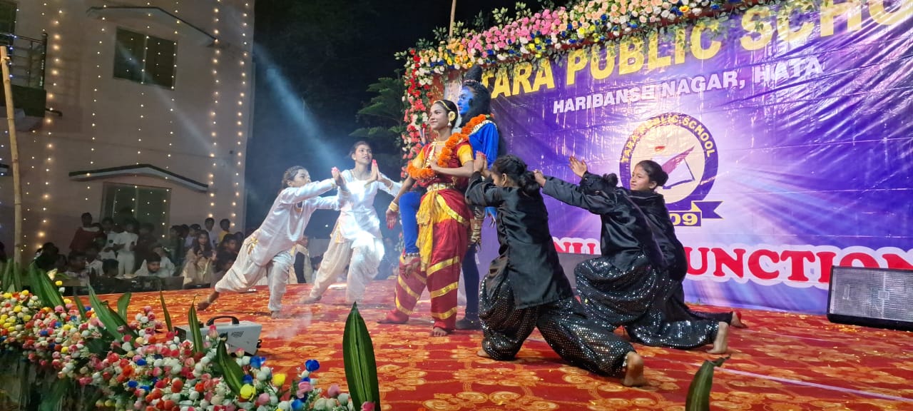 Potka: तारा पब्लिक इंग्लिश स्कूल बच्चों का सर्वांगीण विकास करता है, वार्षिक महोत्सव में बोले डीसी