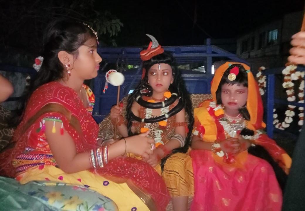 Chakulia: महाशिवरात्रि पर चाकुलिया में शिव की भव्य बारात, झूमे श्रद्धालु