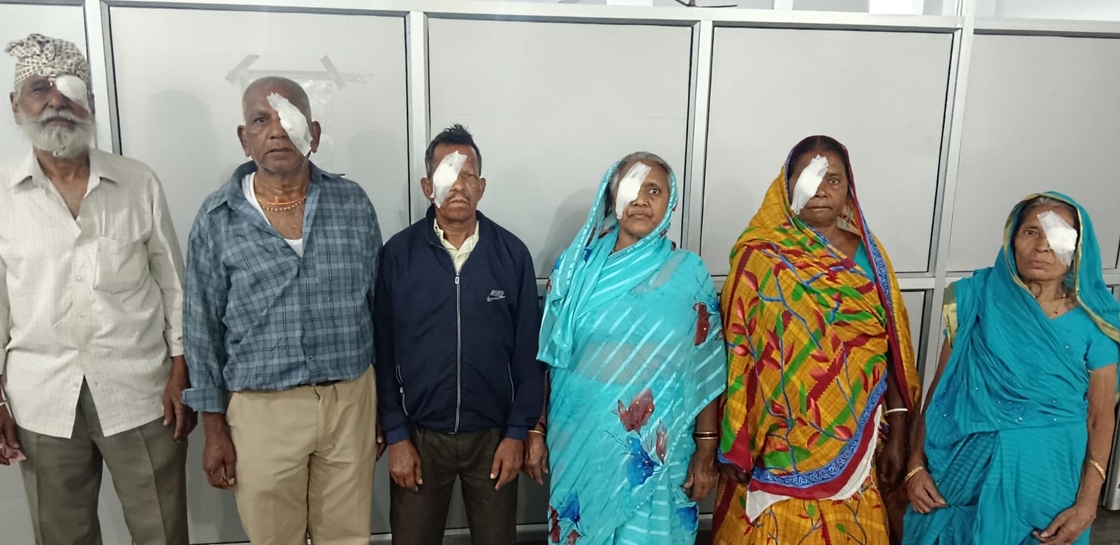 Jamshedpur : पूर्णिमा नेत्रालय में 11 लोगों का किया गया नि:शुल्क लैंस प्रत्यारोपण