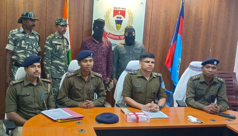 Saraikela : बाबू दास गोलीकांड के आरोपी लगातार बदल रहे थे ठिकाना, एसआईटी ने जाल बिछाकर दबोचा