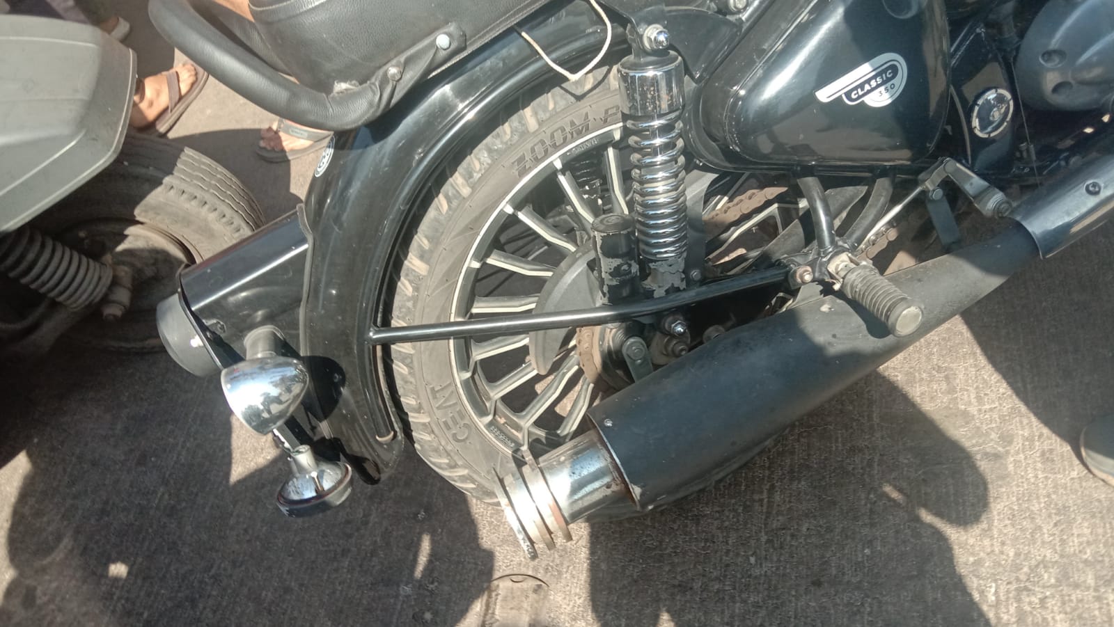 Gamaharia: ऑटो से टकराने पर बुलेट सवार ने चालक को पीटकर किया घायल