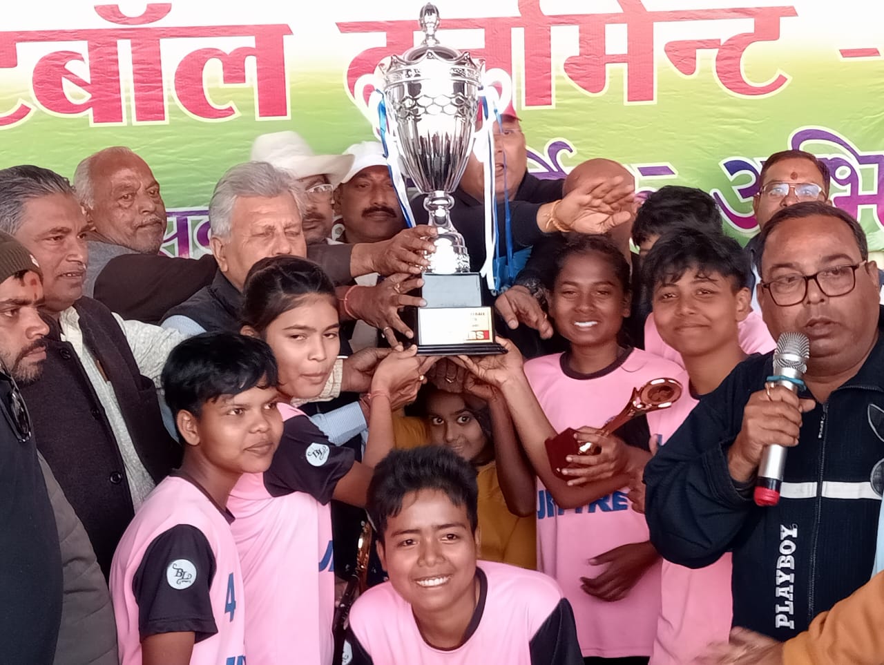 Deoghar: महिला फुटबॉल मैच में आसनसोल एमएससी 2-0 से विजयी