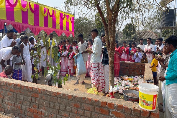 Chakulia : जामबनी में धूमधाम से हुई बिदू चादान पूजा, आयोजित होंगे कई कार्यक्रम