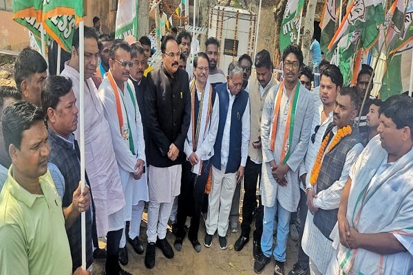 Chakradjarpur : नव मनोनीत प्रदेश प्रभारी के राजू का चक्रधरपुर में कांग्रेसियों ने किया जोरदार स्वागत