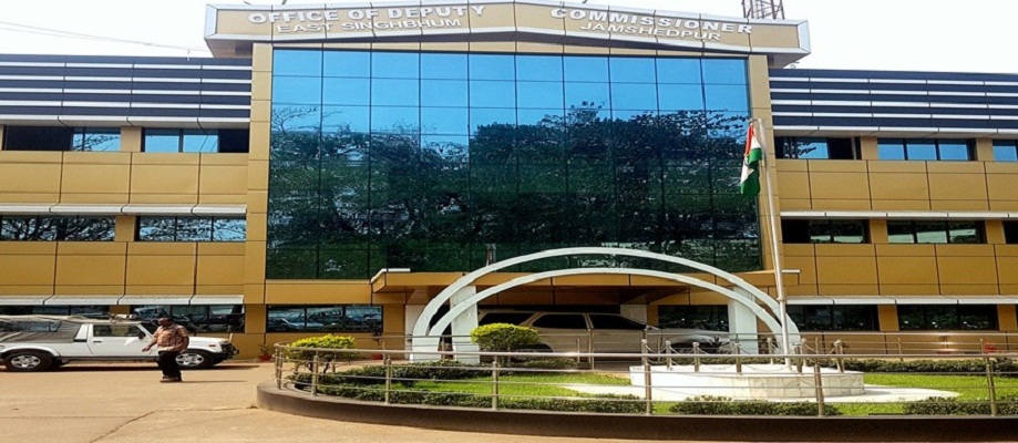 Jamshedpur : देवघर से सिमुलडांगा तक सड़क किनारे से अतिक्रमण हटाने की मांग