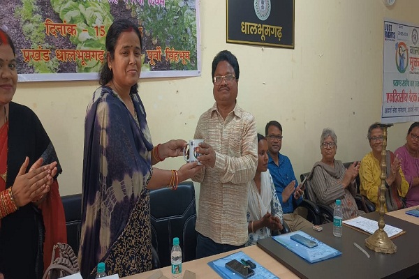 Ghatsila : धालभूमगढ़ प्रखंड कार्यालय में बाल विवाह व तस्करी रोकने को लेकर कार्यशाला का आयोजन