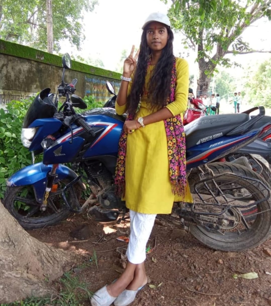 Potka: घर में रस्सी के सहारे झूलता मिला 17 वर्षीय छात्रा का शव