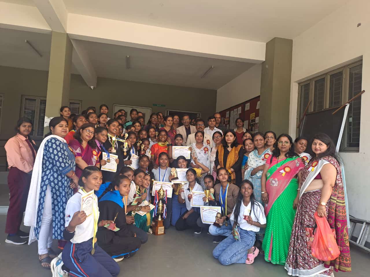 Graduate College: तीन दिवसीय वार्षिक खेल महोत्सव संपन्न, विजयी प्रतिभागियों को किया गया पुरस्कृत