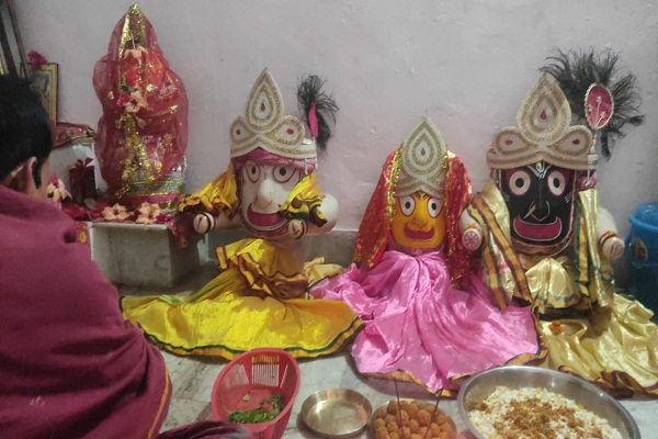 Baharagoda : खामार गांव में निकाली गई माघी रथ यात्रा, भाई-बहन संग मौसी बाड़ी पहुंचे प्रभु जगन्नाथ