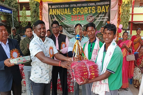 Manoharpur : चुनौतियों का सामना करने वाले ही सफल होते हैं : जगत माझी