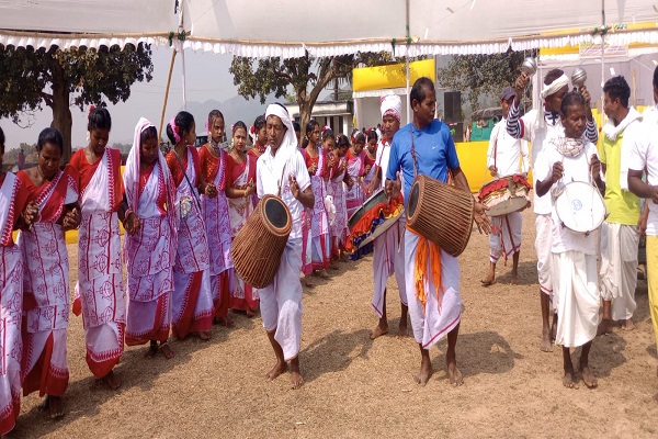 Jadugoda : बाबा तिलका मांझी मेमोरियल सोसाइटी का दो दिवसीय खेल-कूद व सांस्कृतिक समारोह का समापन