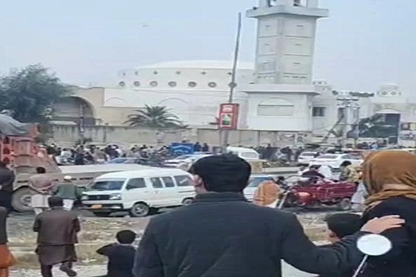 Blast : नमाज के दौरान बम विस्फोट पांच लोगों की मौत, कई घायल