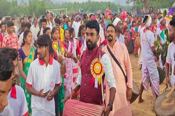 Ghatsila : भूमिज समाज के मिलन समारोह में समाज की एकता और प्रकृति के संरक्षण का लिया संकल्प