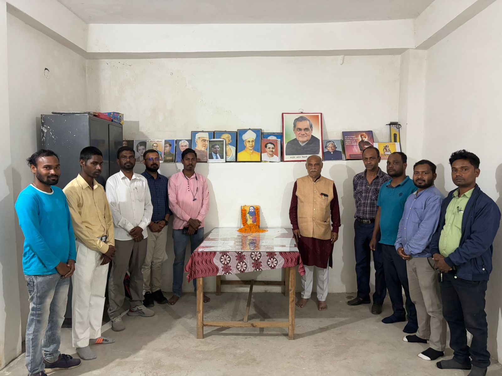 Chandil: नारायण आईटीआई लुपुंगडीह में संत रविदास की जयंती मनाई गई