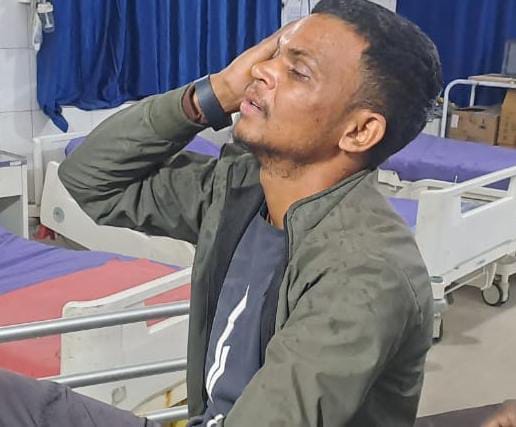 Road Accident: दुगनी में कार से टकराकर बाइक सवार युवक घायल