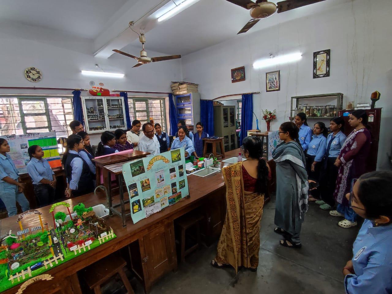 Jamshedpur Women’s University: जमशेदपुर वीमेन्स यूनिवर्सिटी में साइंस दिवस का आयोजन