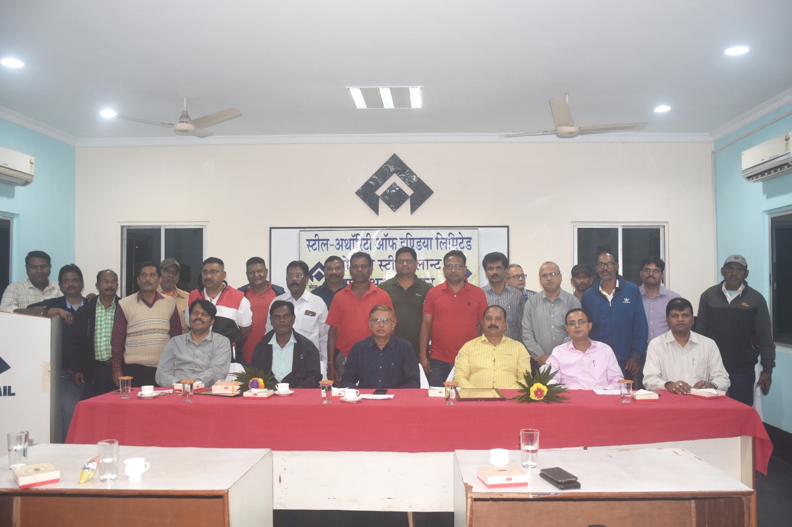 West Singhbhum: सेल गुवा अयस्क खान के कर्मियों का सेवानिवृत्ति सम्मान समारोह, CGM कमल भास्कर ने दी – दो कर्मियों को विदाई