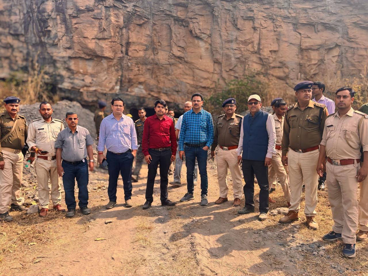 Ramgarh: रामगढ़ में अवैध कोयला तस्करी पर अंकुश, ब्लास्टिंग से बंद किए गए मुहाने