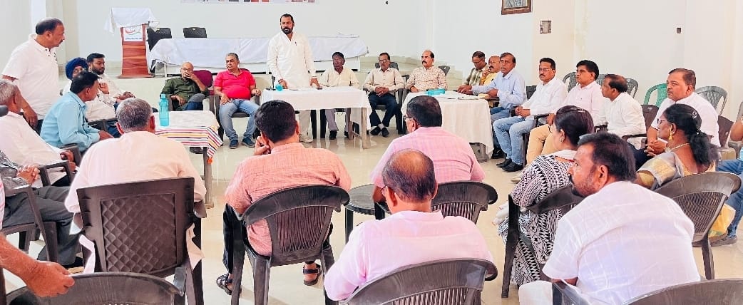 Jamshedpur : संगठन सशक्तिकरण और जनहित मुद्दे पर धारदार आंदोलन करने पर फैसला : आनन्द बिहारी दुबे