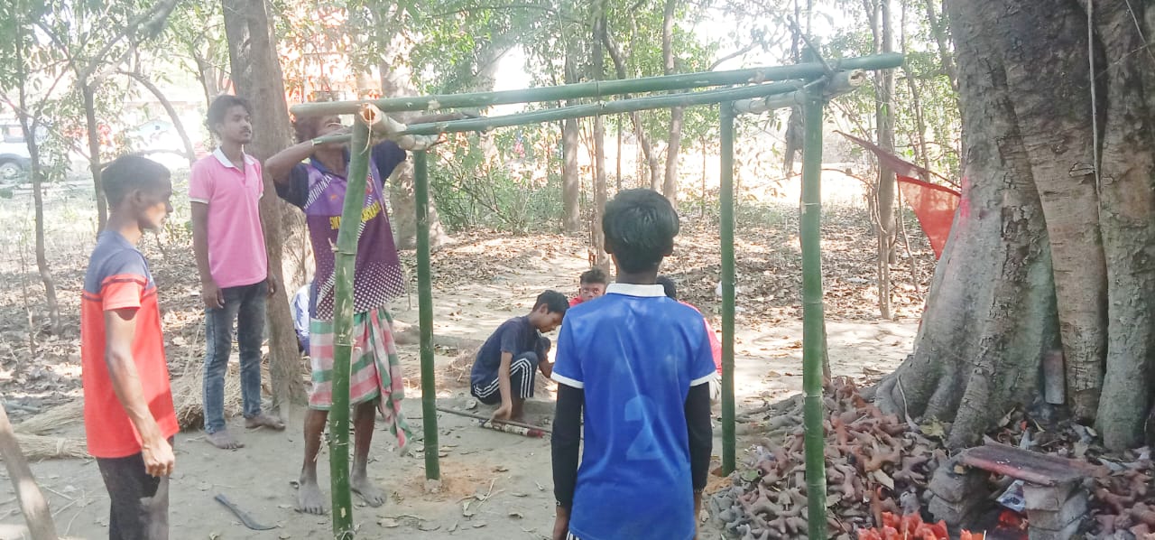 Gamharia :  जाहेरथान में सफाई अभियान चलाकर मुड़कुम में तीन दिवसीय बाहा पर्व शुरू