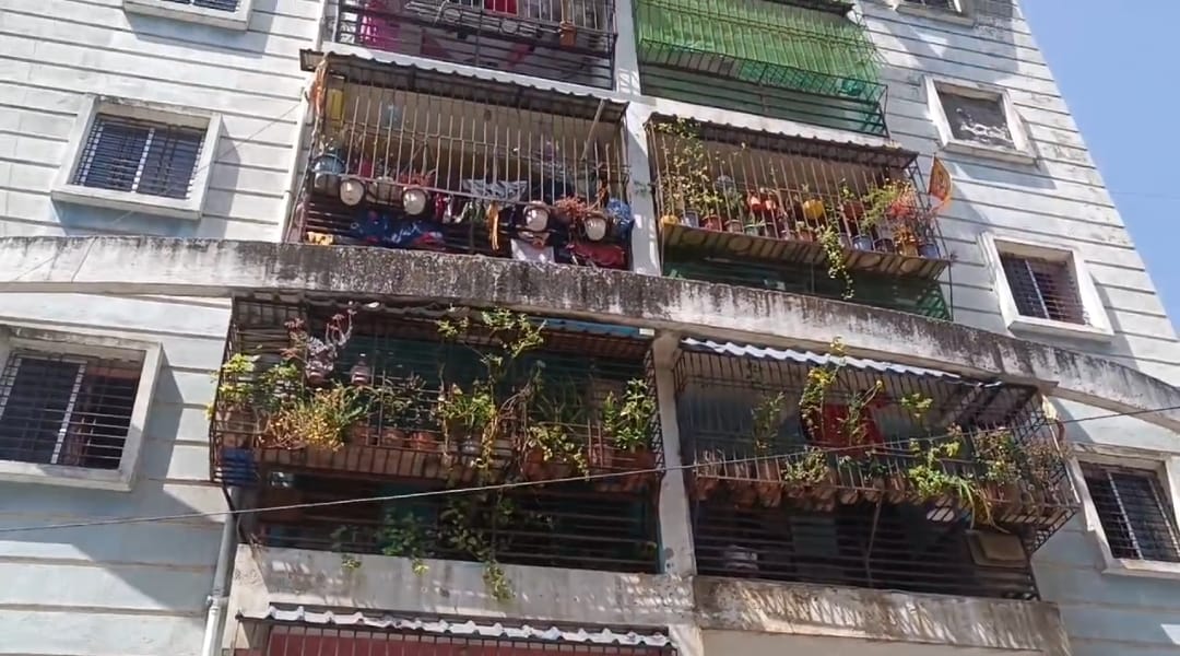 Dhanbad : धैया स्थित अपार्टमेंट में लगी आग, बड़ा हादसा टला