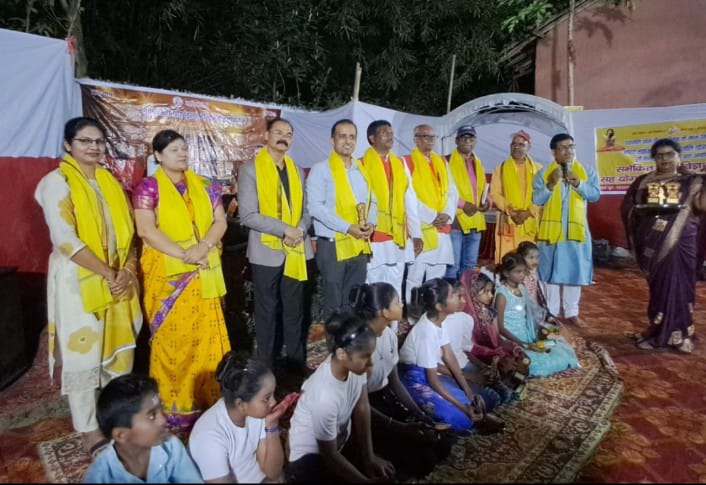 Jamshedpur: पतंजलि योग परिवार ने मनाया संस्थापक दिवस समारोह, सांस्कृतिक कार्यक्रमों और हवन का किया आयोजन